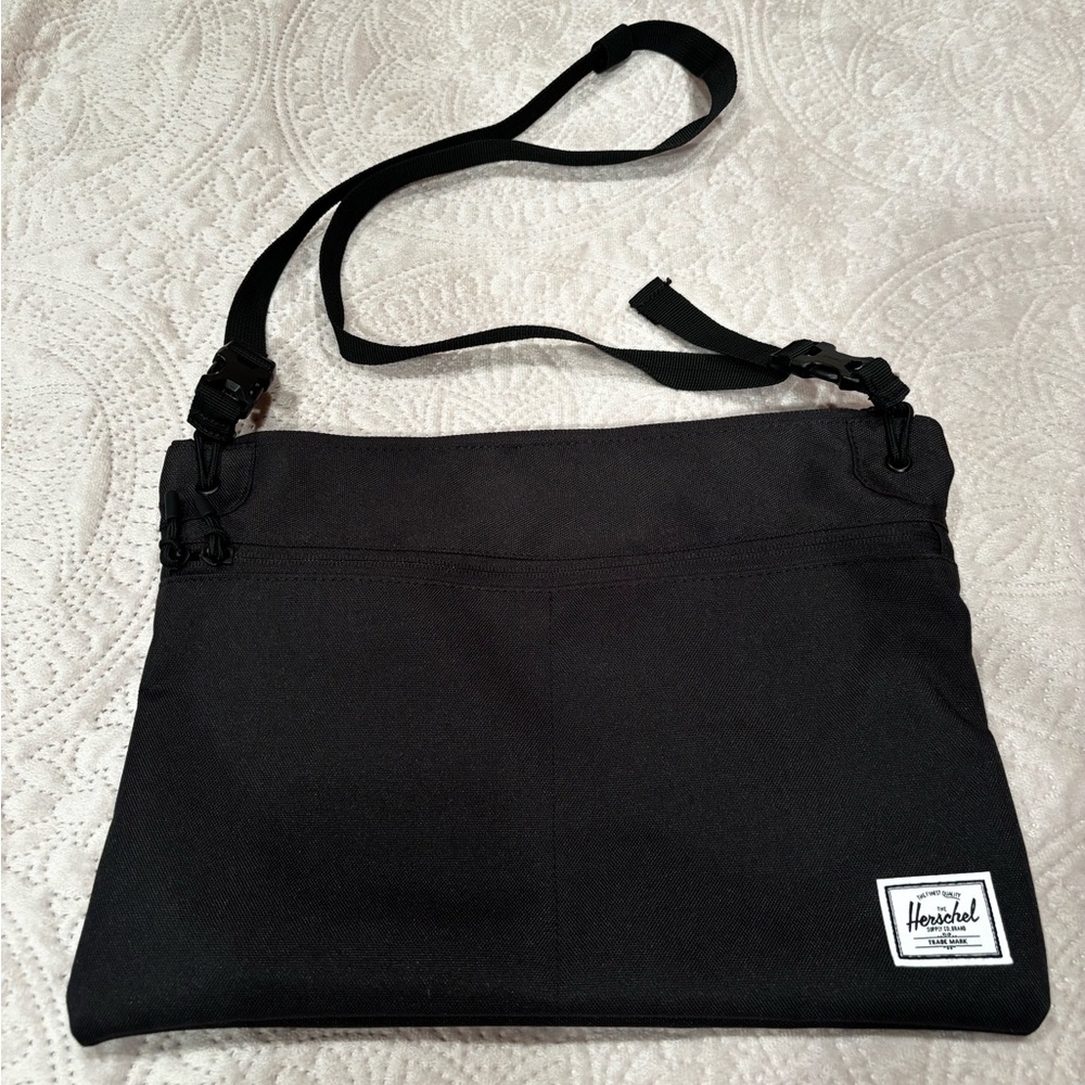 NEW Herschel Black Crossbody Bag